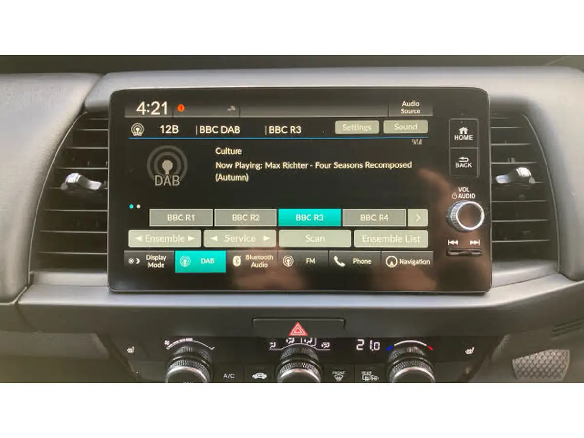 2023-honda-jazz-15-i-mmd-advance-big-22