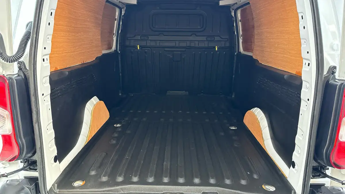 2023-toyota-proace-city-15d-icon-l2-big-14