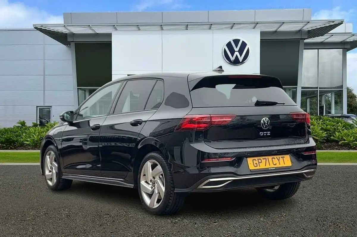 2021-volkswagen-golf-14-tsi-gte-big-2