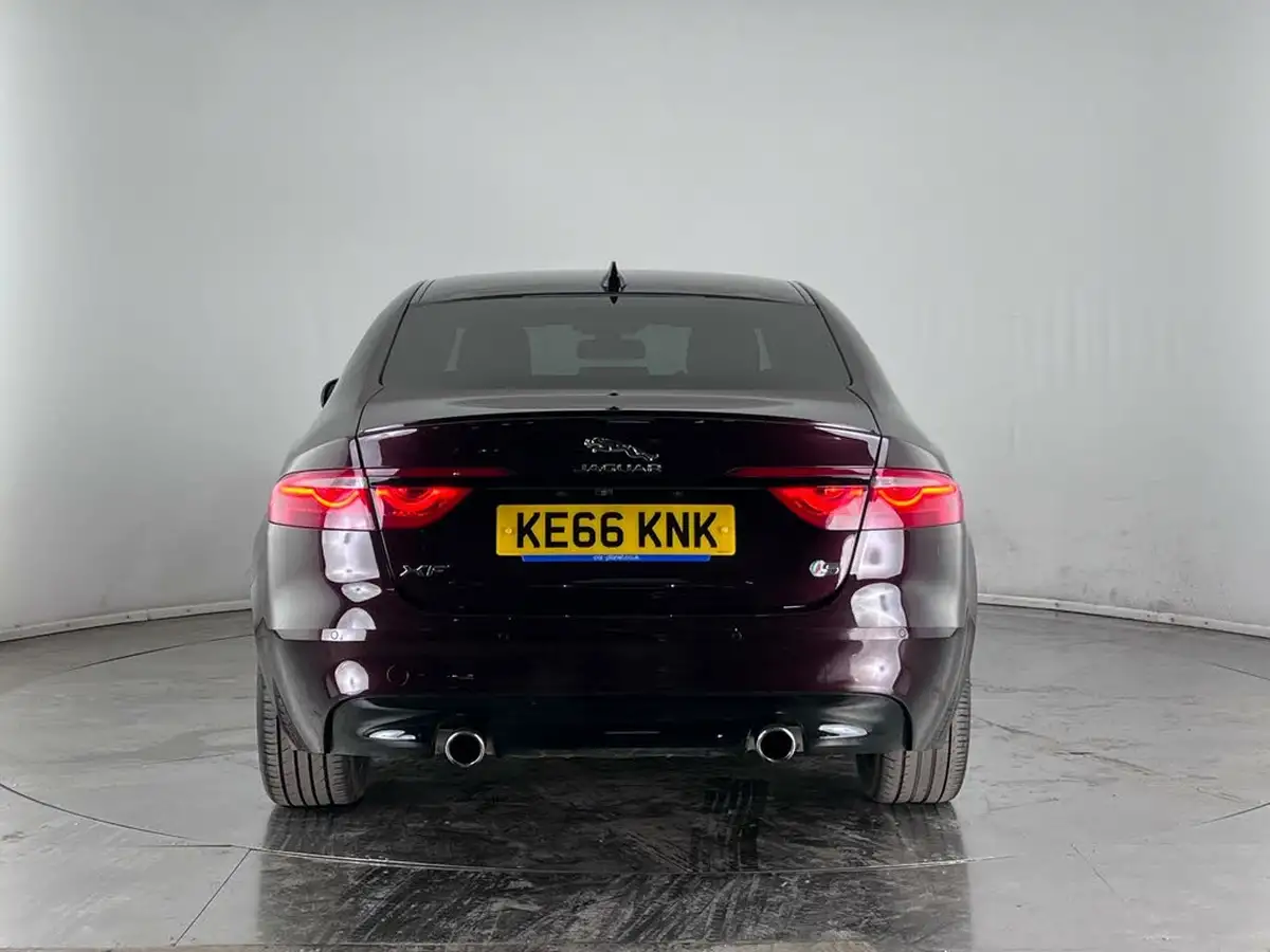 2017-jaguar-xf-30-s-big-5