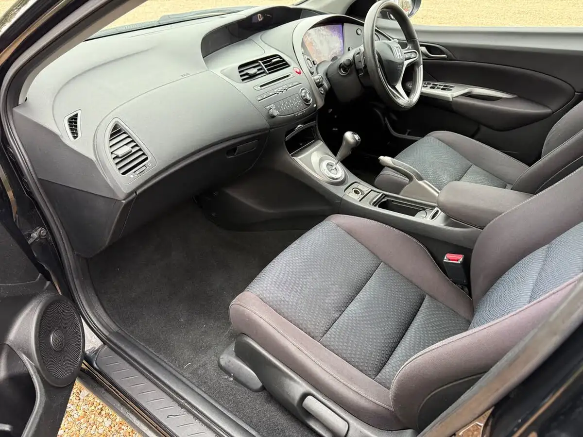 2010-honda-civic-14-se-i-vtec-i-shift-big-13