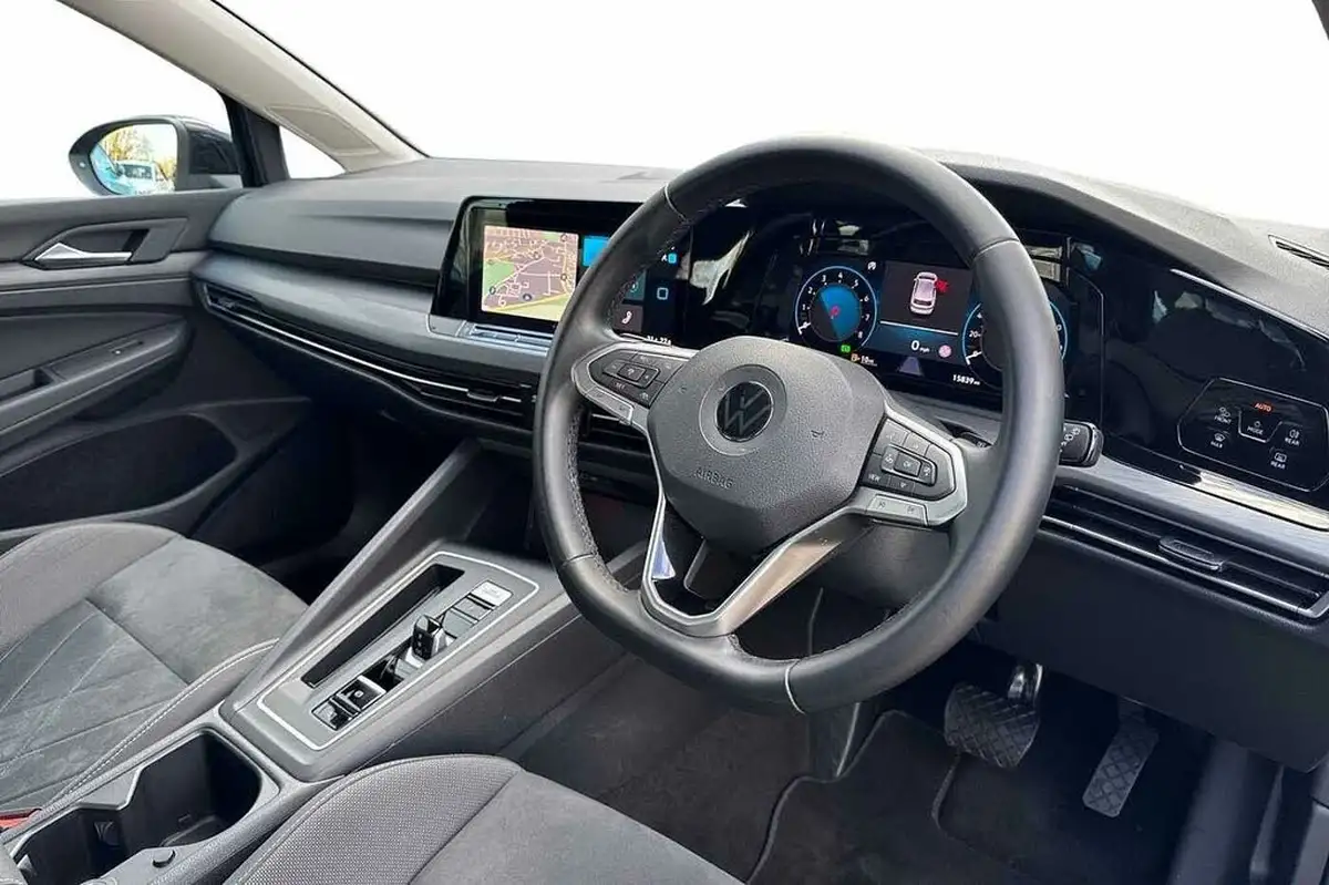 2022-volkswagen-golf-15-etsi-style-130ps-hatchback-big-5