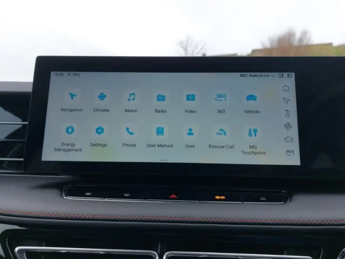 2024-mg-hs-15t-gdi-trophy-273ps-plug-in-hybrid-1496cc-auto-big-15