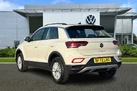 2022-volkswagen-t-roc-15-tsi-life-small-2