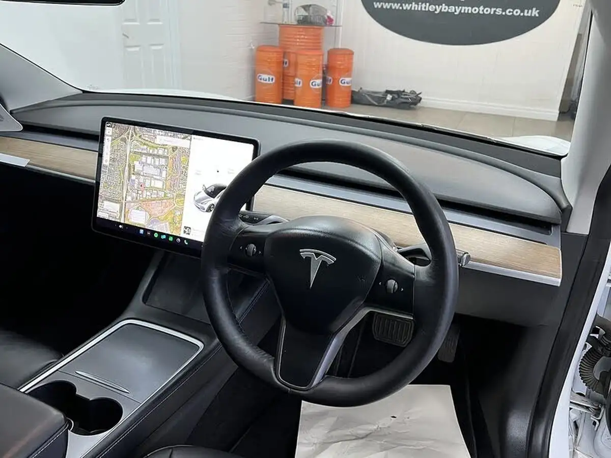 2021-tesla-model-3-e-long-range-awd-big-10