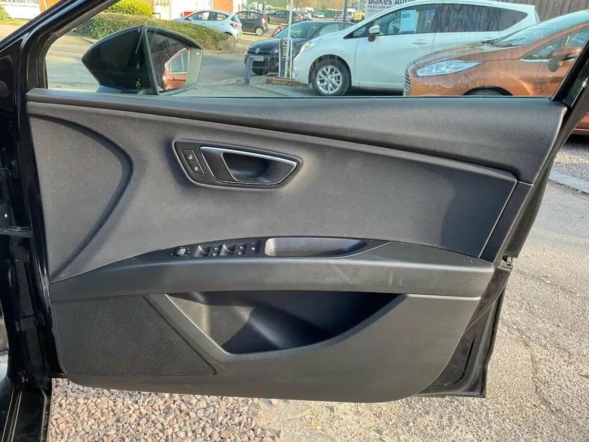 2014-seat-leon-16tdi-se-tech-pack-cr-105ps-ss-hatchback-5d-big-14