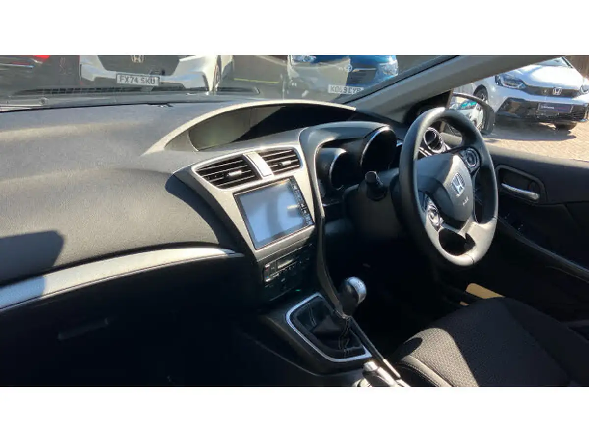 2016-honda-civic-18-i-vtec-se-plus-navi-ss-hatchback-big-1