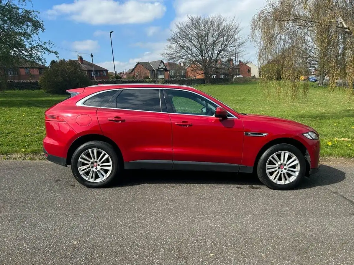 2017-jaguar-f-pace-20-i4d-portfolio-180ps-awd-ss-auto-big-2