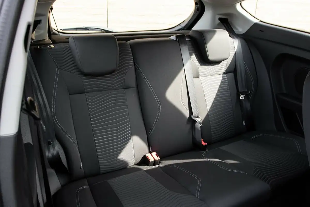 2016-ford-fiesta-10t-zetec-100ps-ecoboost-ss-3d-big-30