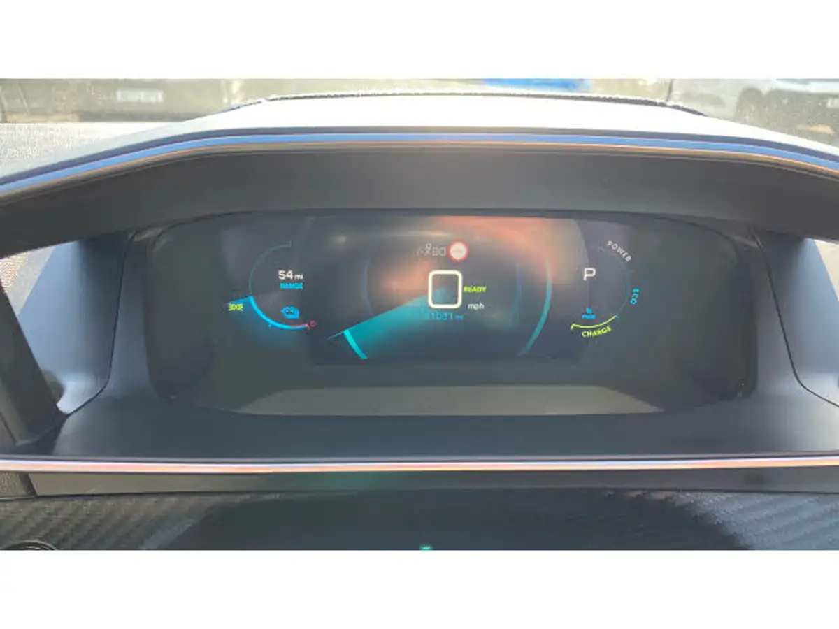 2022-peugeot-2008-suv-e-gt-premium-big-17
