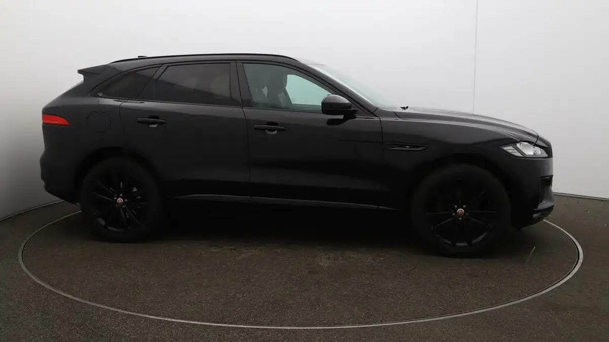 2020-jaguar-f-pace-20-i4d-chequered-flag-240ps-big-41