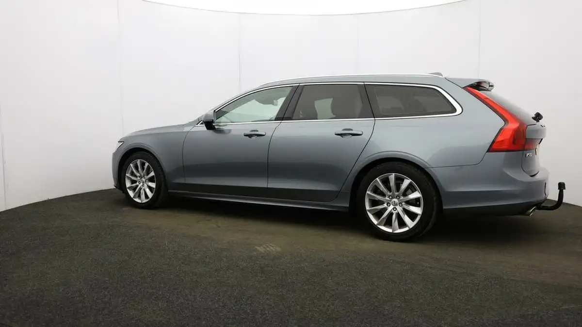2019-volvo-v90-20-t4-momentum-big-43