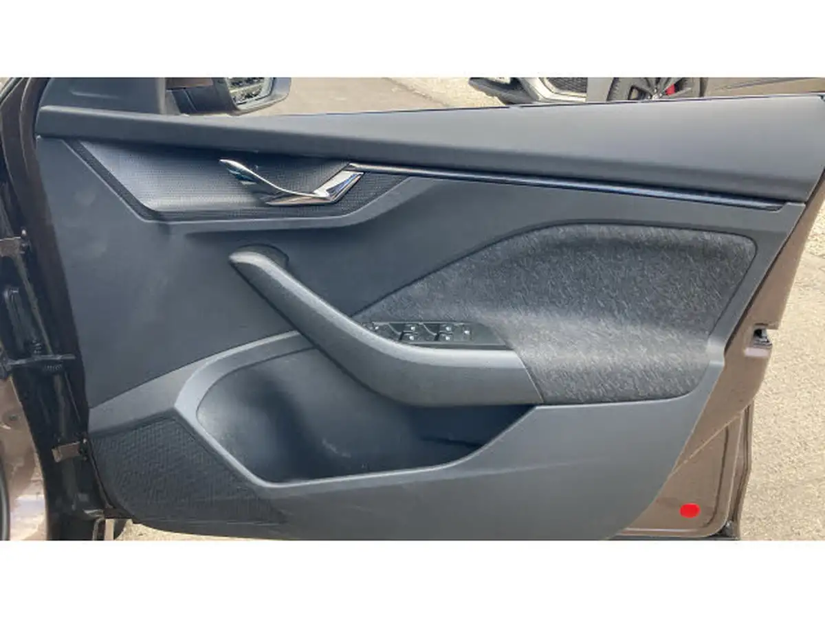 2021-skoda-kamiq-10-tsi-se-l-109ps-dsg-big-18