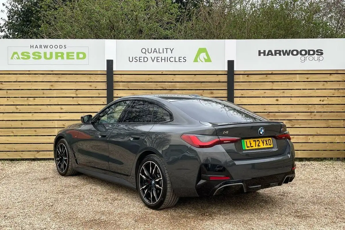 2022-bmw-i4-e-m50-big-8