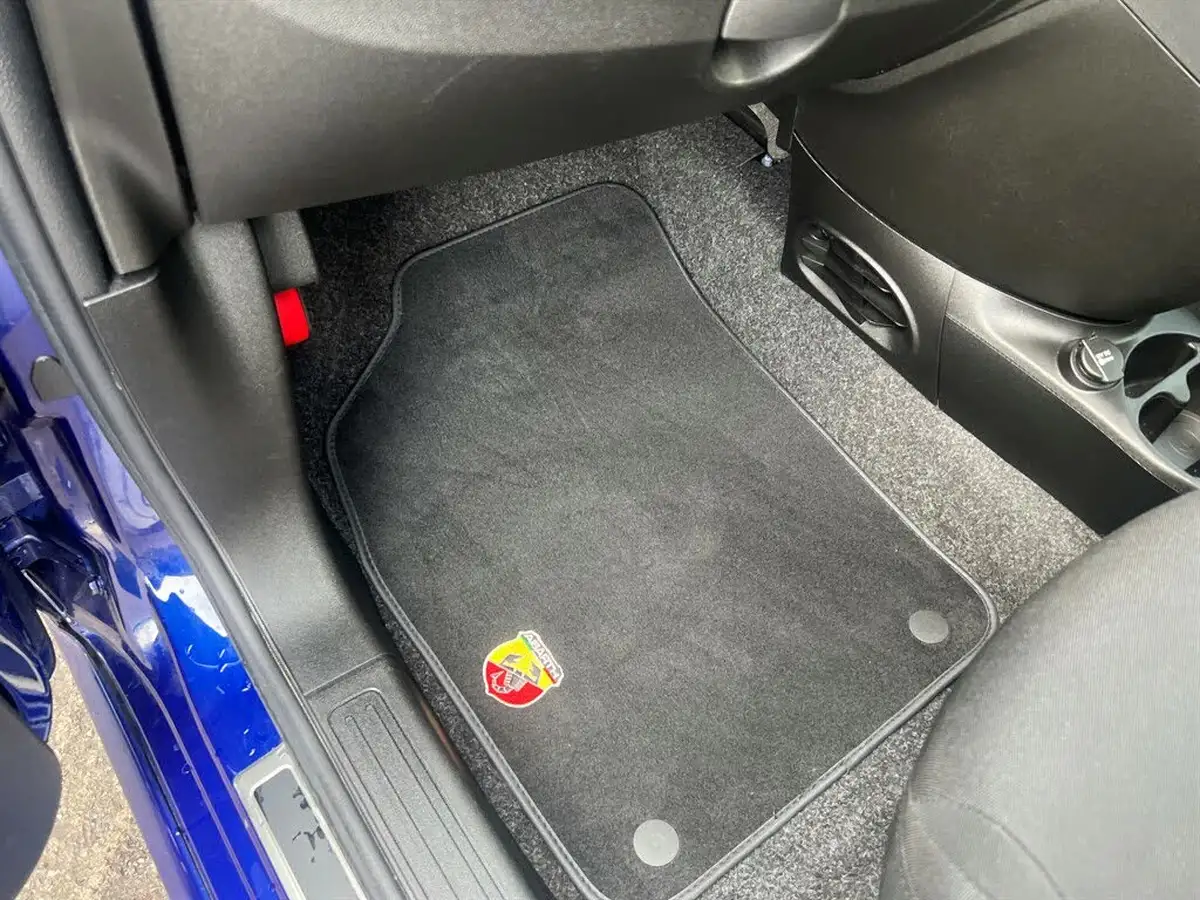 2019-abarth-595-14-tjet-big-8