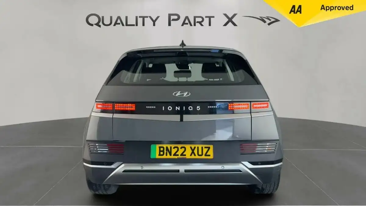 2022-hyundai-ioniq-5-e-se-connect-big-3