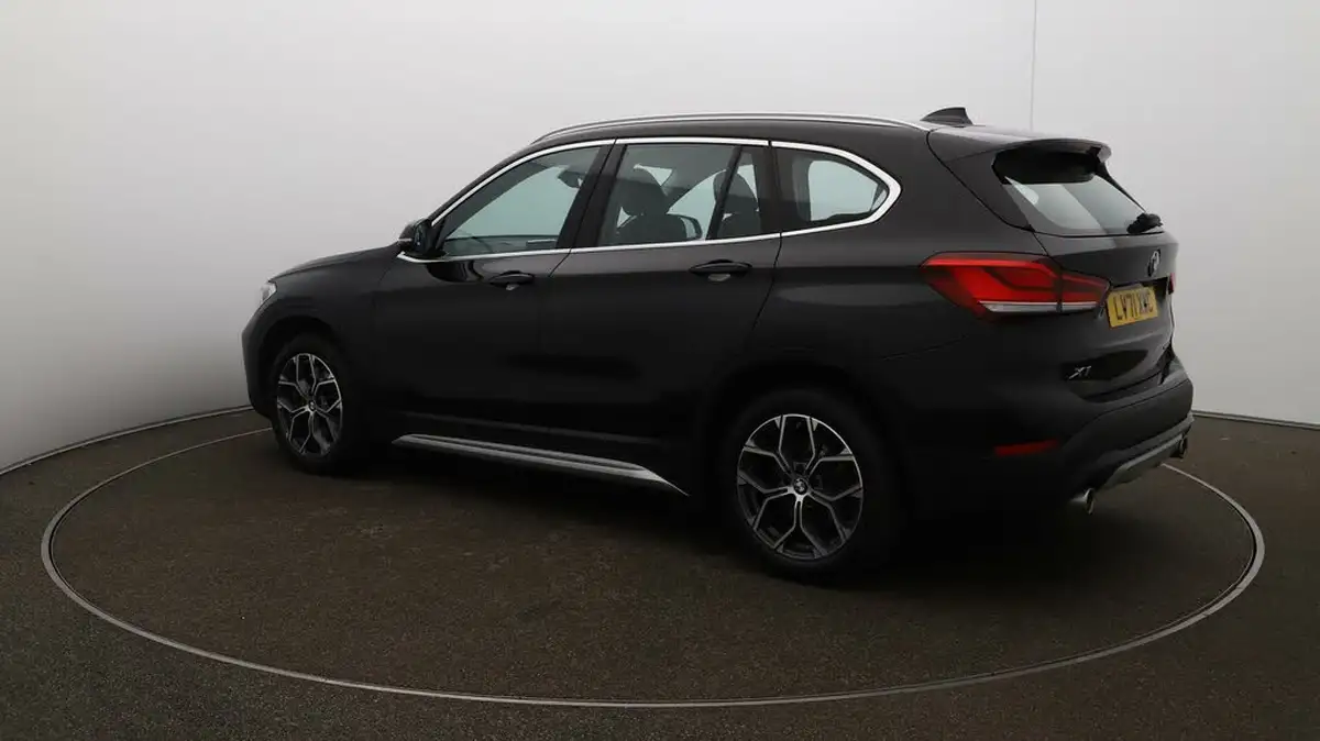 2021-bmw-x1-20-sdrive20i-xline-big-27