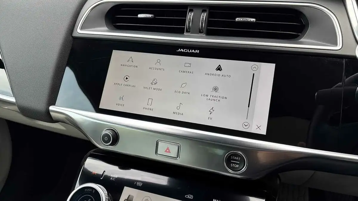 2023-jaguar-i-pace-ev400-hse-black-big-37