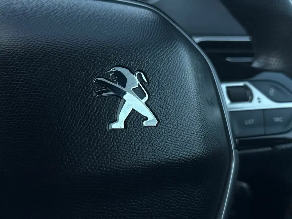 2018-peugeot-3008-suv-12-puretech-gt-line-big-37