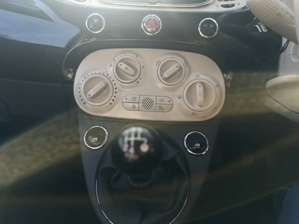 2016-fiat-500-12-lounge-big-17