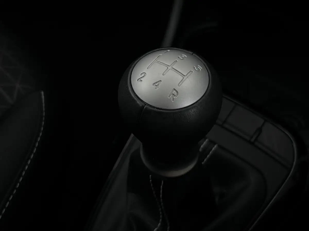 2023-kia-picanto-10-2-big-27