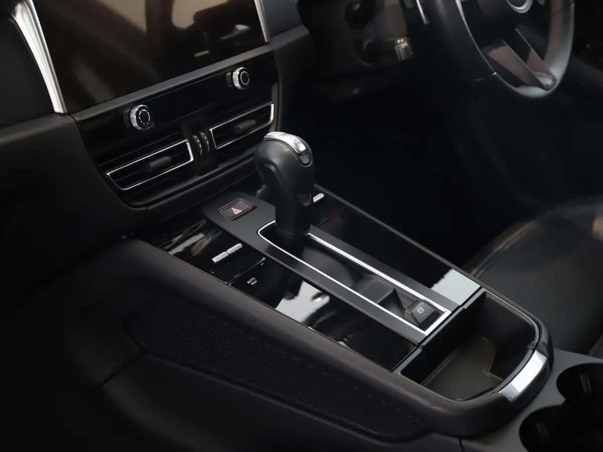 2022-porsche-macan-29-v6-gts-big-38