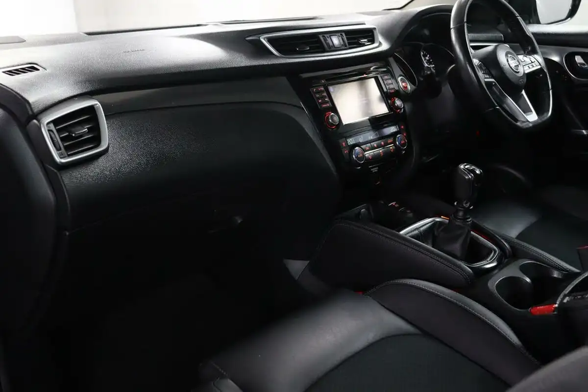2018-nissan-qashqai-12-dig-t-tekna-big-29