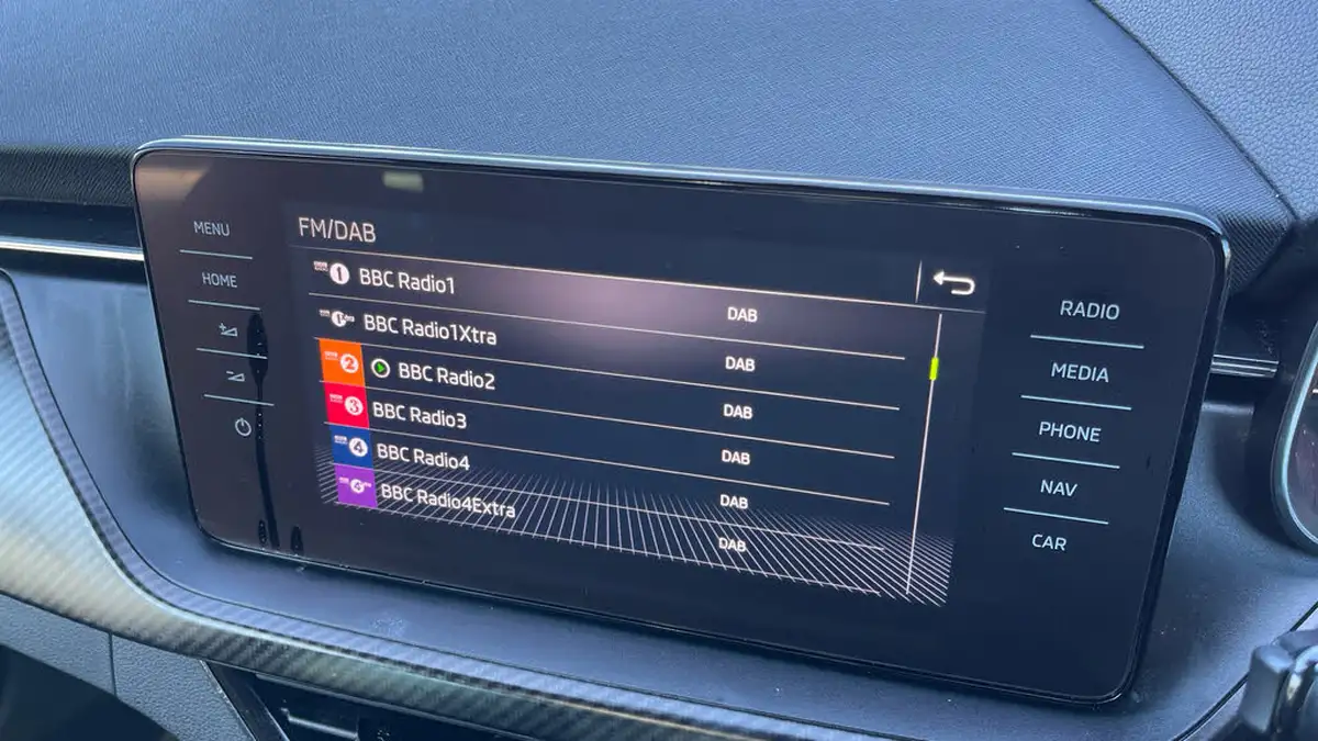 2022-skoda-kamiq-10-tsi-monte-carlo-109ps-big-21