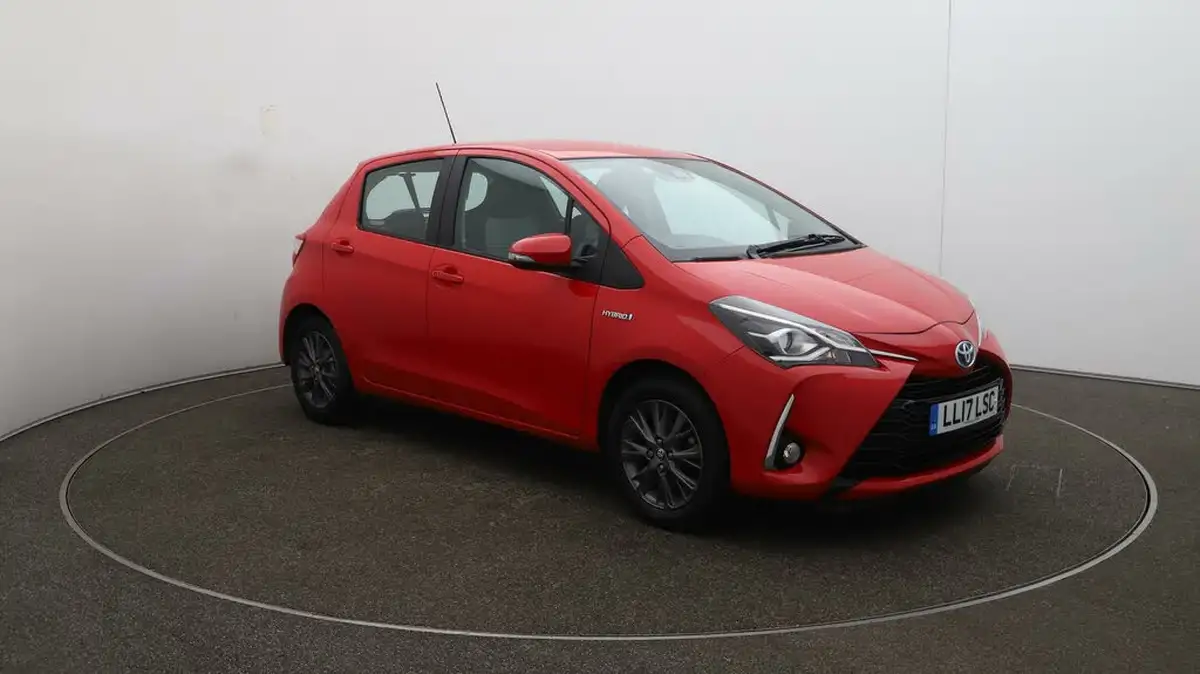 2017-toyota-yaris-15-vvt-i-icon-98bhp-hybrid-e-cvt-big-35