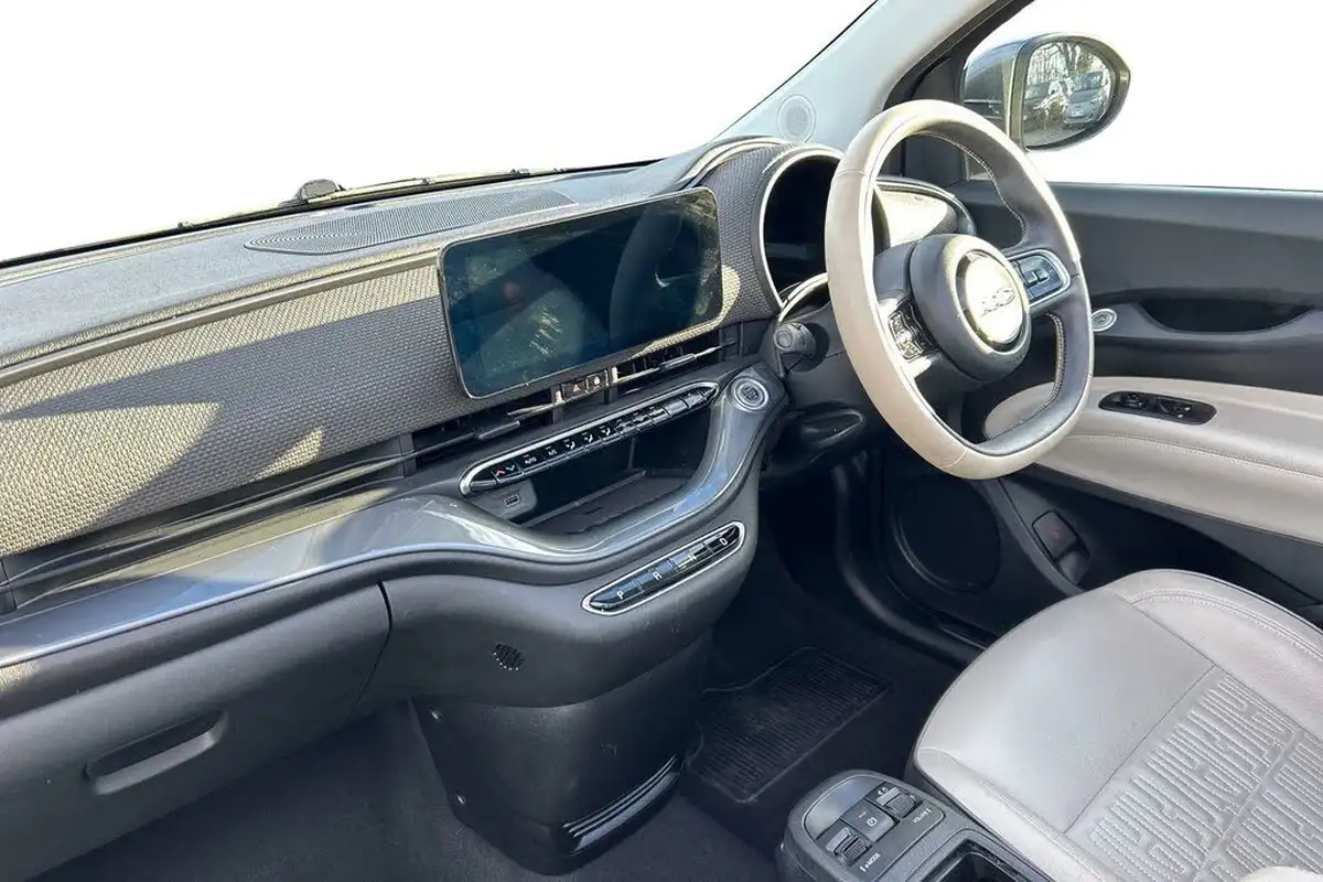 2021-fiat-500c-e-la-prima-big-1