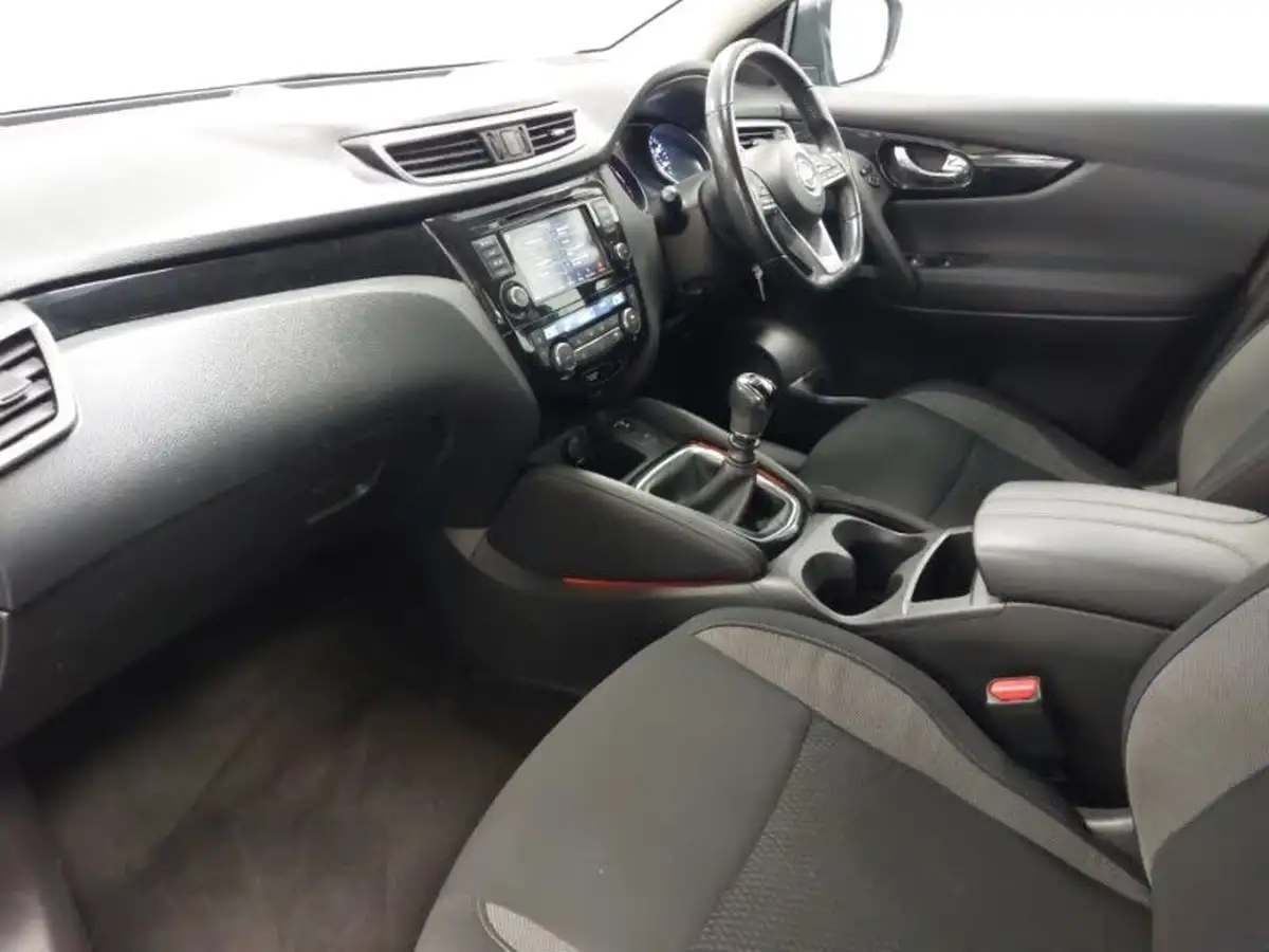 2019-nissan-qashqai-13-dig-t-acenta-premium-140ps-big-4
