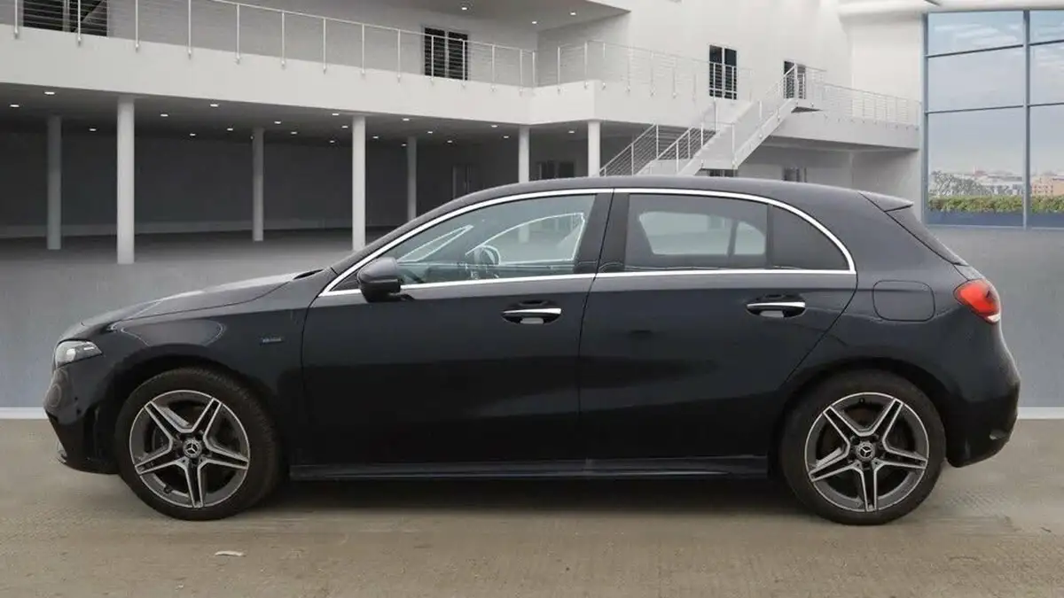 2021-mercedes-benz-a-class-13-a250e-amg-line-premium-hatchback-5d-big-5