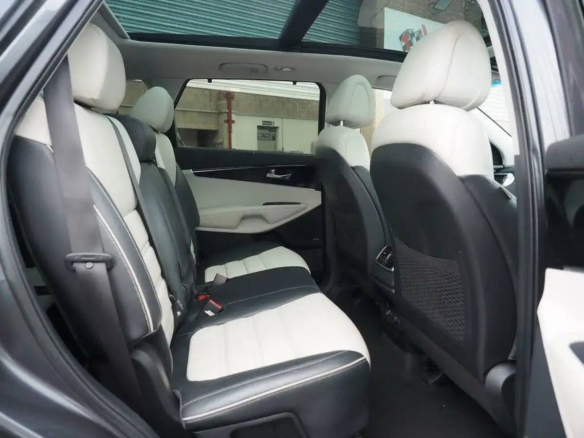 2015-kia-sorento-22-crdi-kx-4-197bhp-awd-isg-big-48