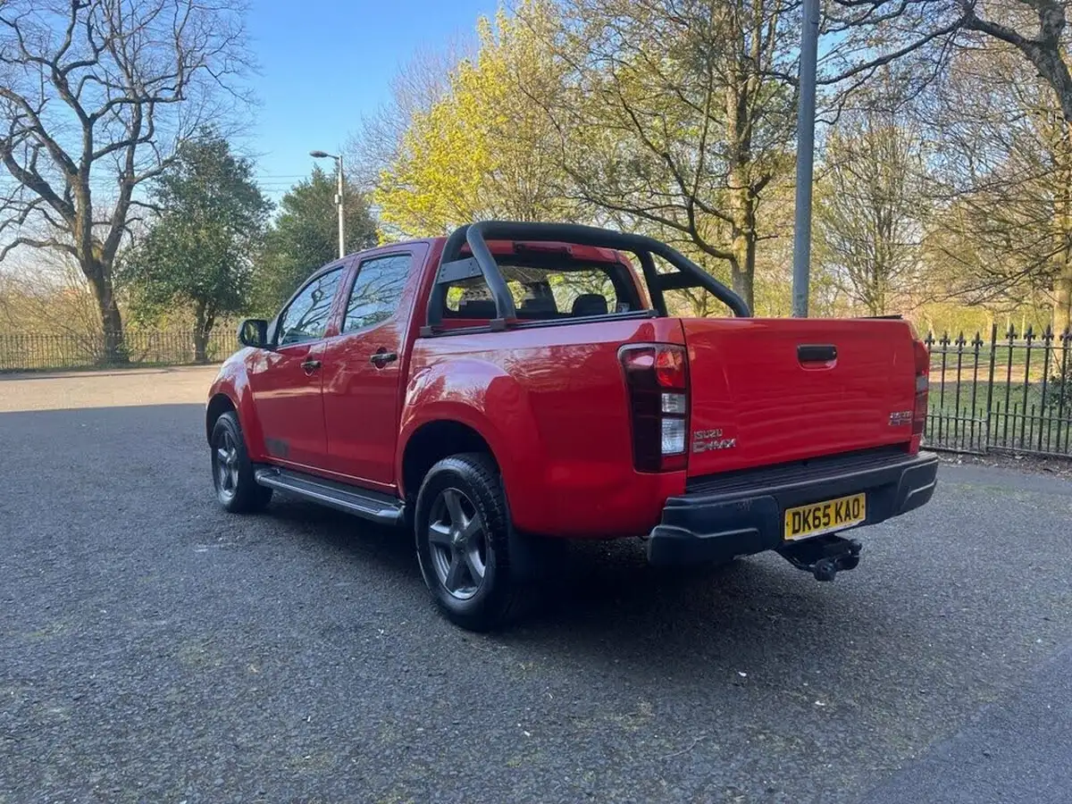2015-isuzu-d-max-25td-fury-big-2