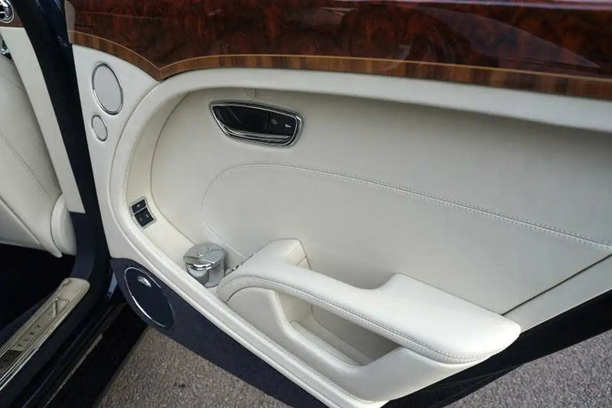 2019-bentley-mulsanne-big-36