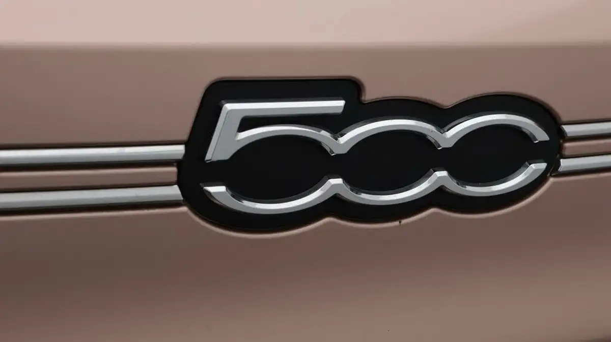 2021-fiat-500-e-icon-big-22