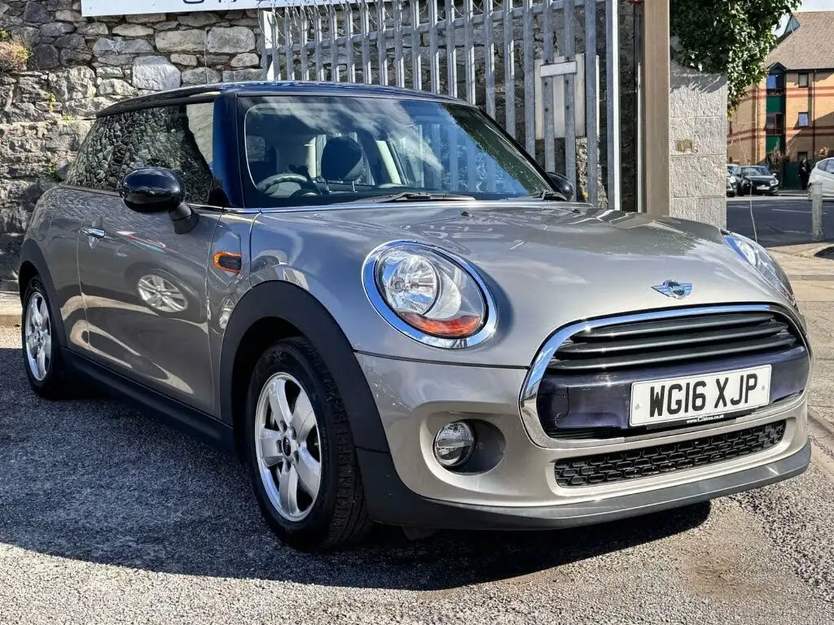 2016-mini-cooper-15-cooper-ss-hatchback-3d-auto-big-0