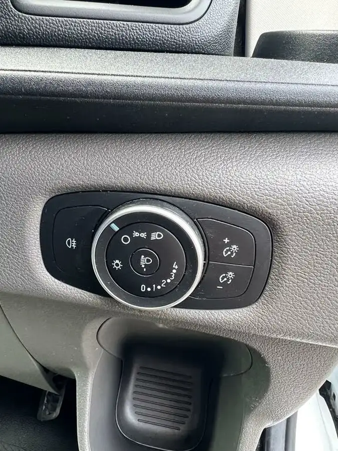2020-ford-transit-20tdci-350-l2h3-leader-130pseu6dt-panel-van-auto-big-15