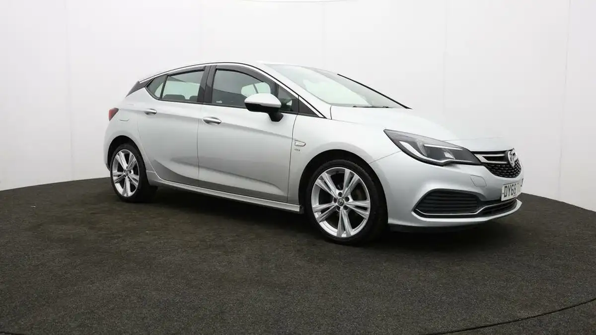 2018-vauxhall-astra-14i-16v-turbo-sri-vx-line-nav-big-39