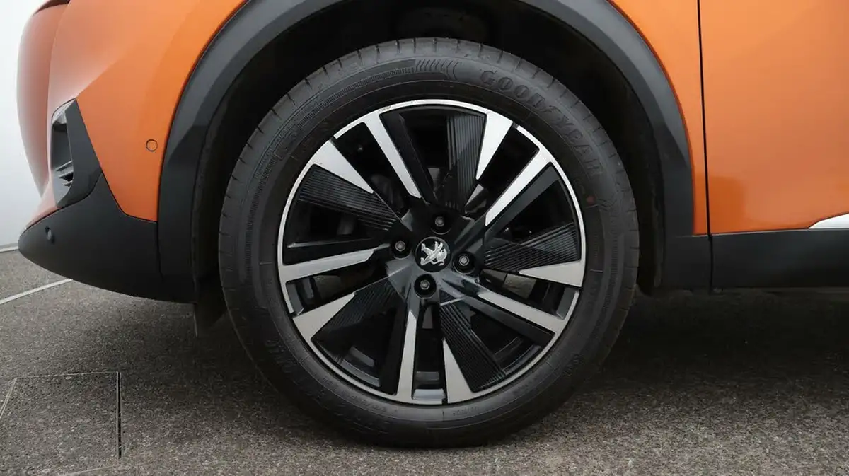 2021-peugeot-2008-suv-12-puretech-gt-premium-130bhp-big-18