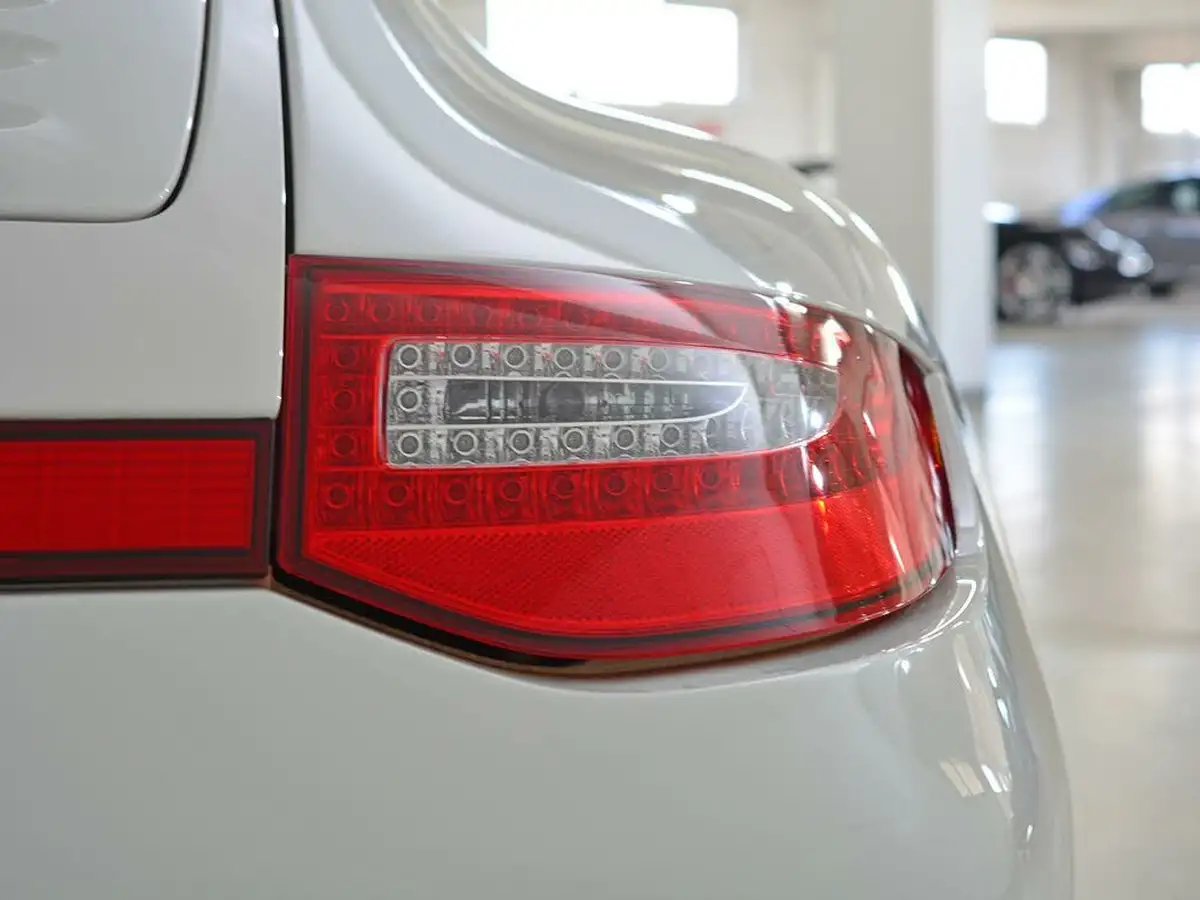 2010-porsche-911-38-carrera-4-s-coupe-big-13