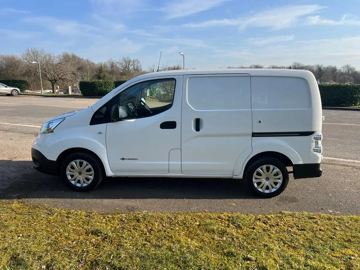 2020-nissan-env200-e-acenta-panel-van-auto-big-2