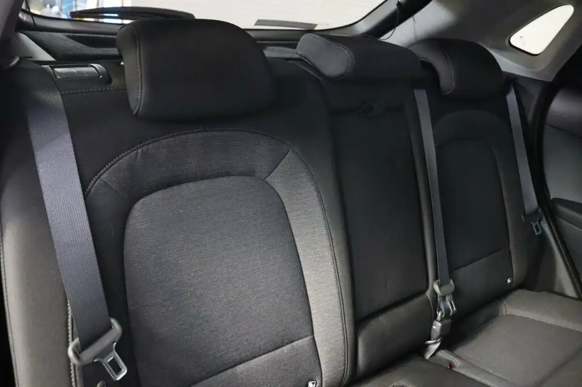 2022-hyundai-kona-e-premium-204ps-64kwh-7kw-obc-big-34