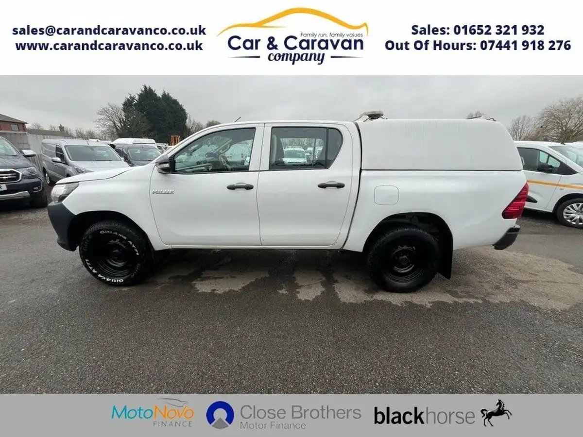 2016-toyota-hi-lux-24d-active-double-cab-pickup-big-8