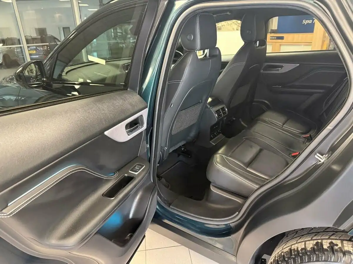 2017-jaguar-f-pace-20-i4d-r-sport-180ps-awd-auto-big-18
