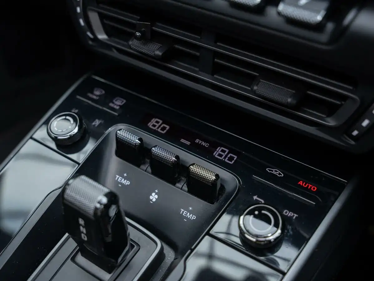 2020-porsche-911-30-carrera-coupe-big-35