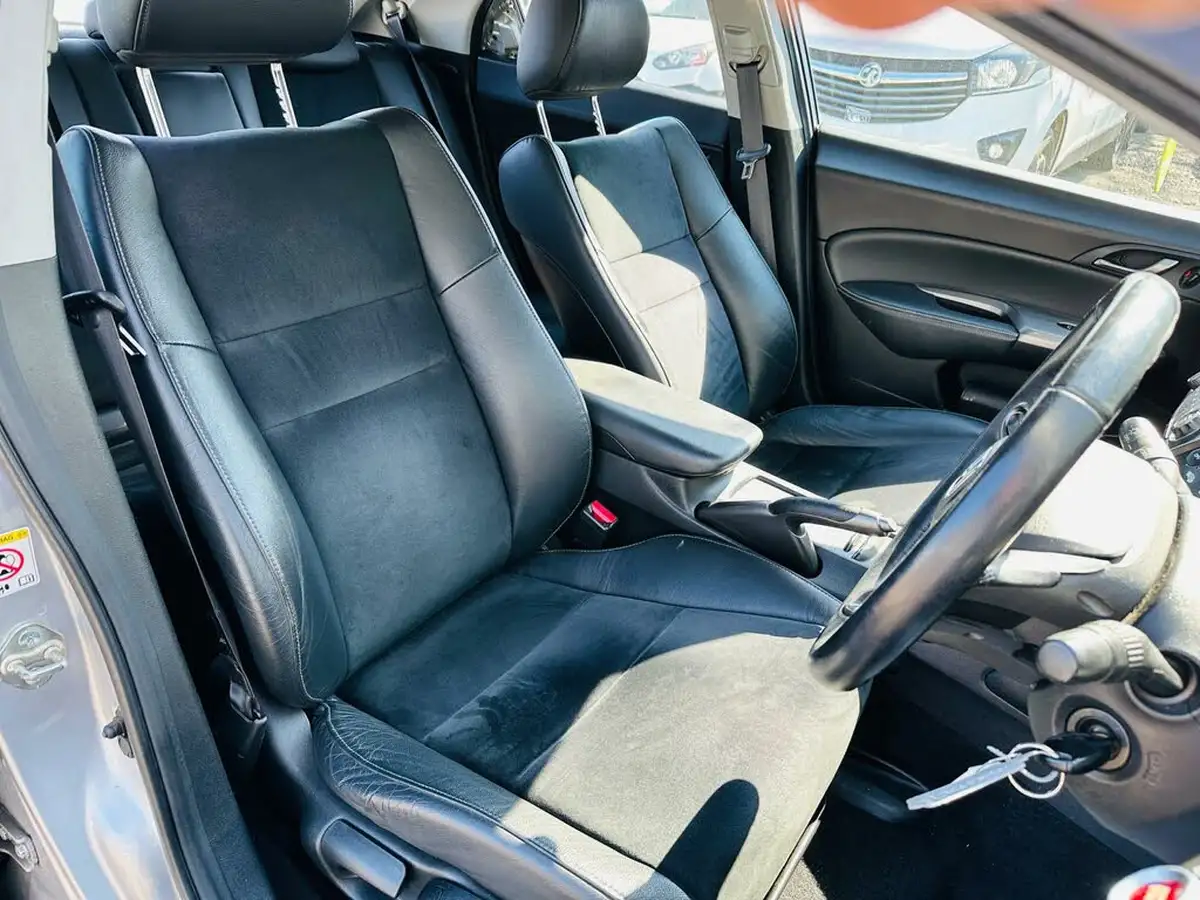 2011-honda-civic-18-si-i-vtec-big-31