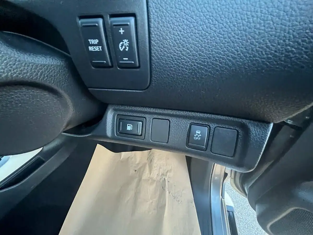 2020-nissan-navara-23dci-tt-tekna-8-navileather-auto-big-24