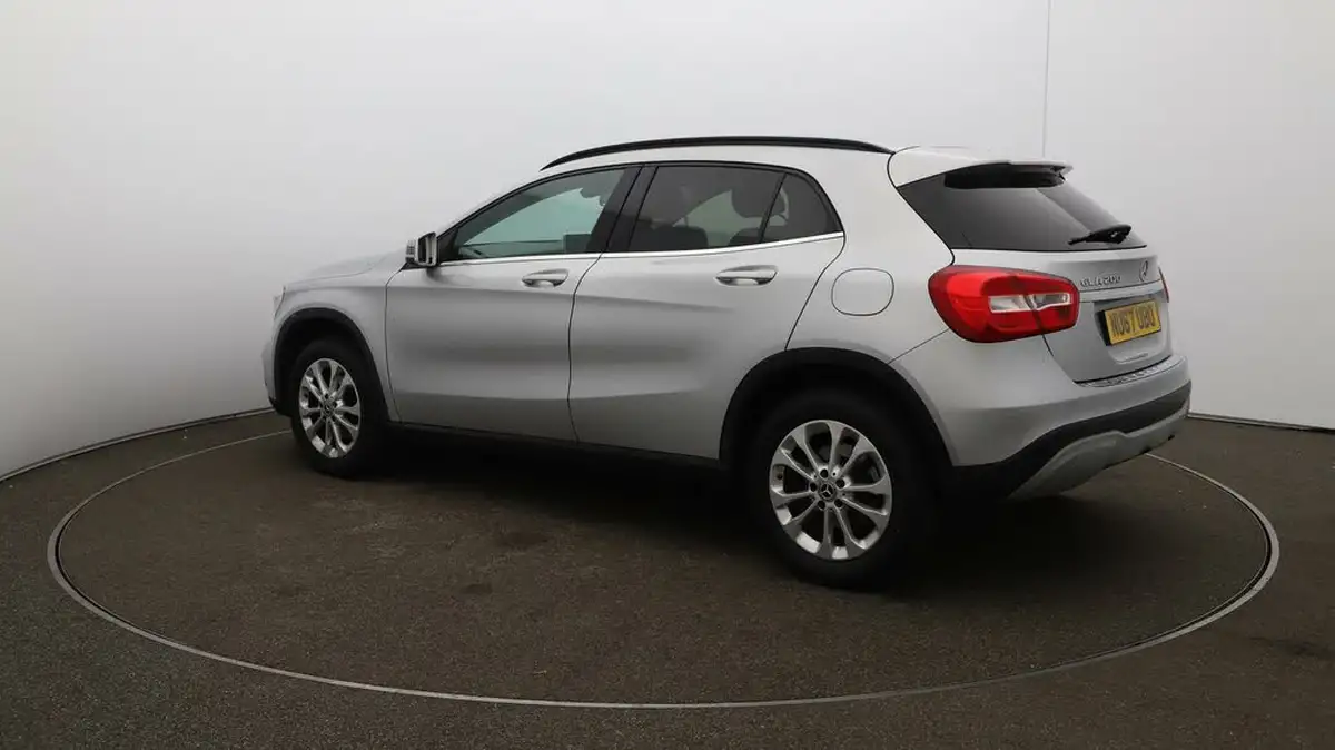2017-mercedes-benz-gla-class-16-gla-200-se-big-26
