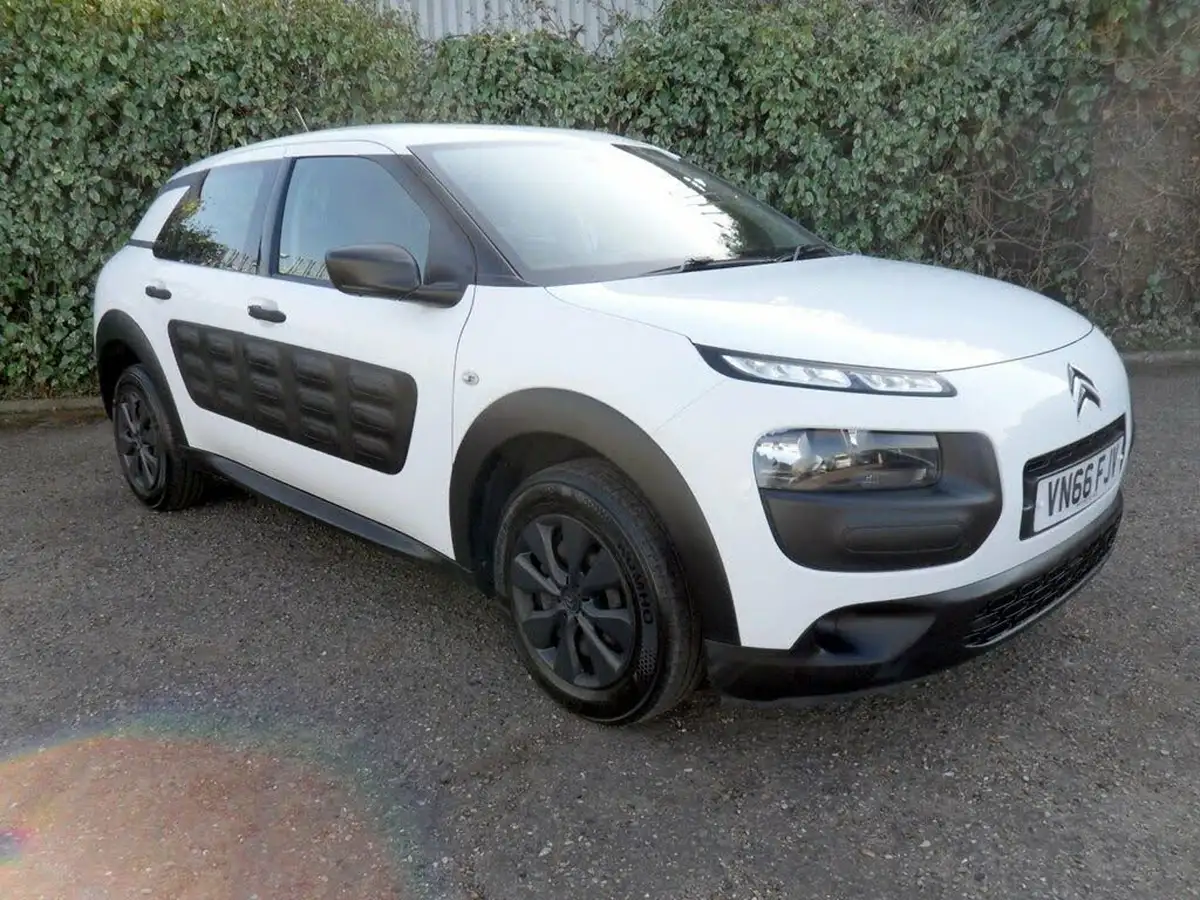 2016-citroen-c4-cactus-12-puretech-touch-big-5